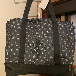 NWT Thirty-One Deluxe Travel Tote Ditsy Ditzy Daisy